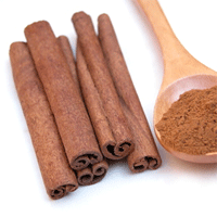 cinnamon sticks and cinnamon powder ready for cooking